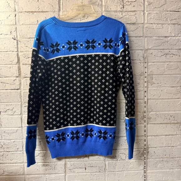 NFL Team Apparel Carolina Panthers Christmas Sweater โ Size XL โ Unisex V-Neck - Picture 7 of 11